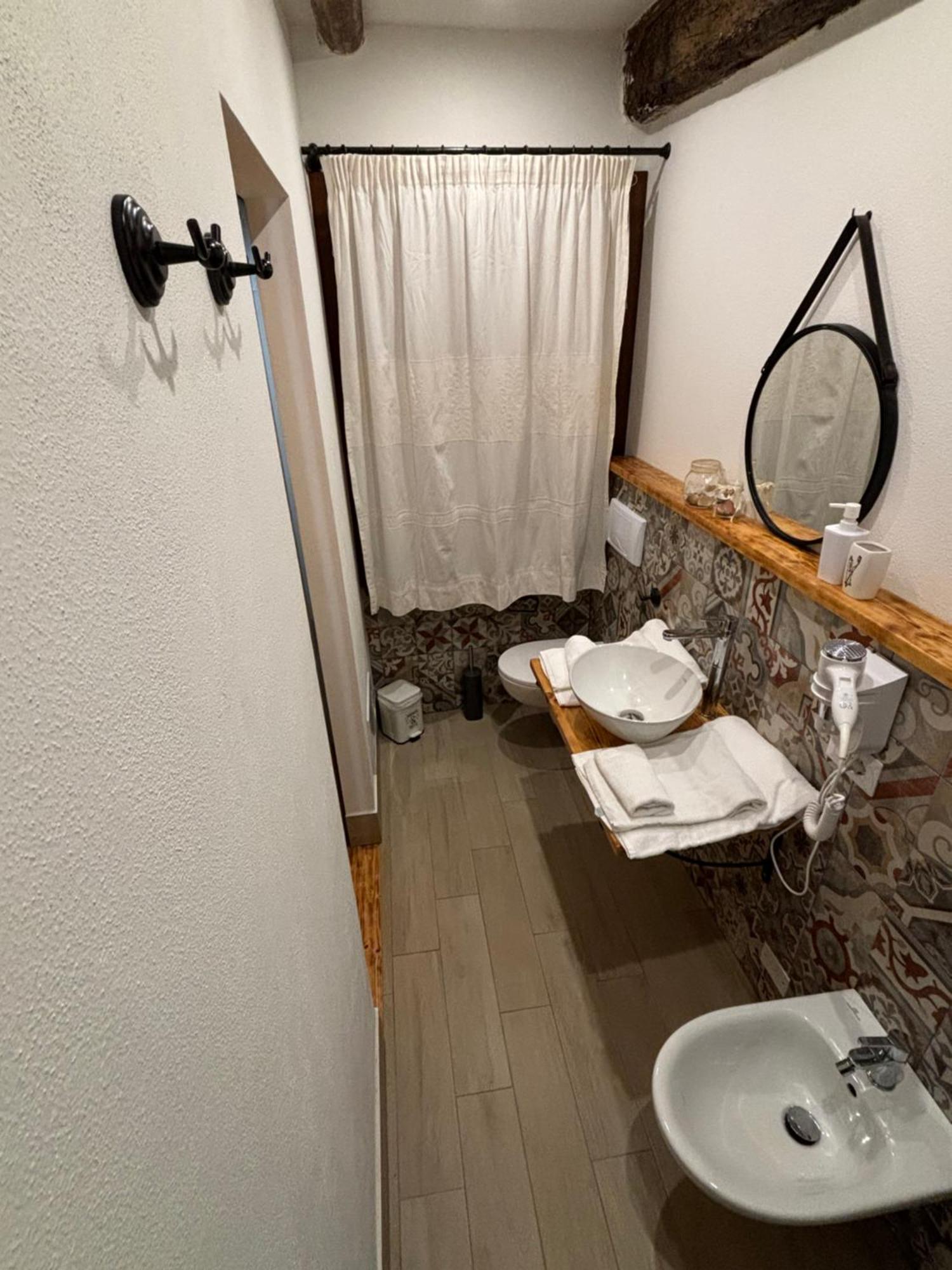 B&B Casa Doria Кастельсардо Екстер'єр фото