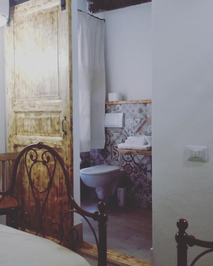 B&B Casa Doria Кастельсардо Екстер'єр фото
